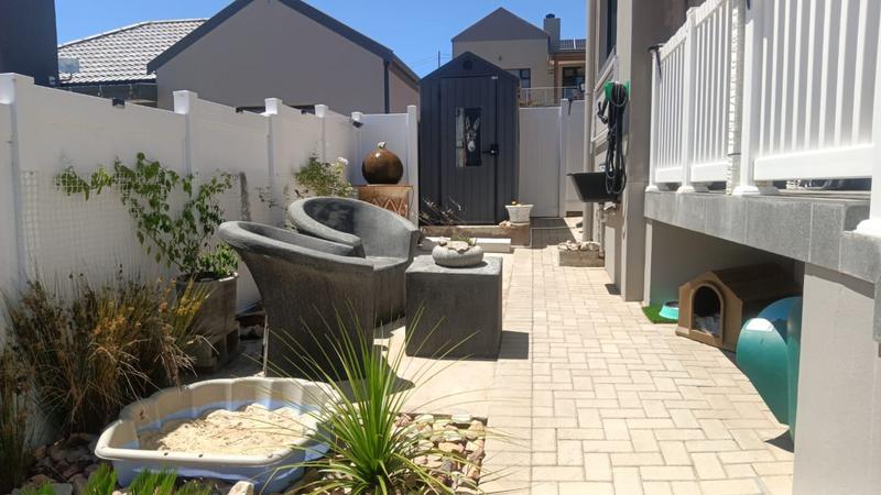 2 Bedroom Property for Sale in Reebok Western Cape